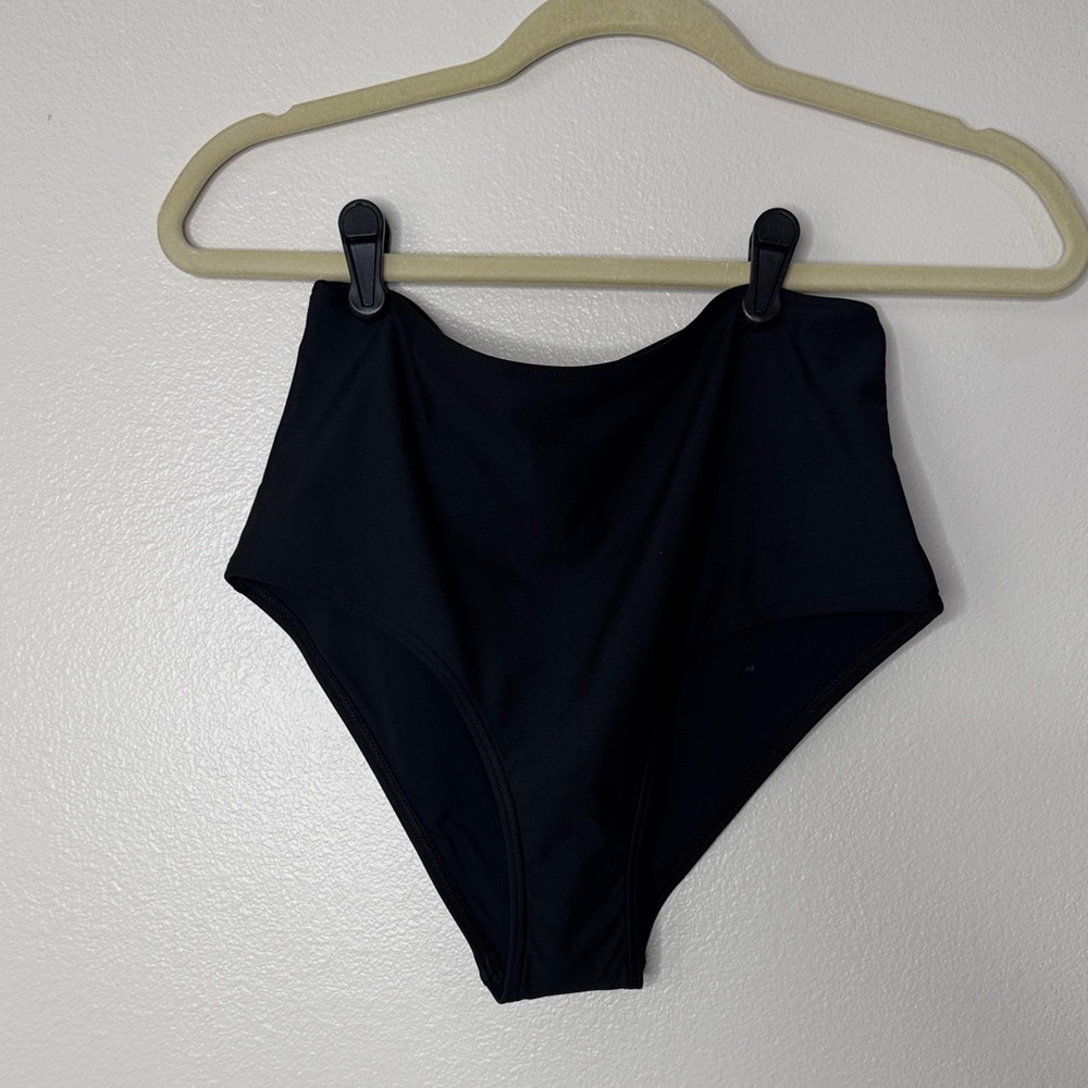 Zyia active Classic Black High-Waisted swimsuit Bikini Bottom size Large